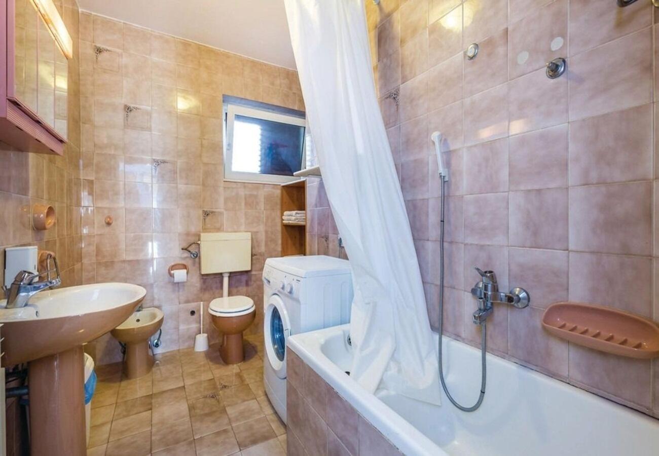 Apartment Dari Ловран Экстерьер фото